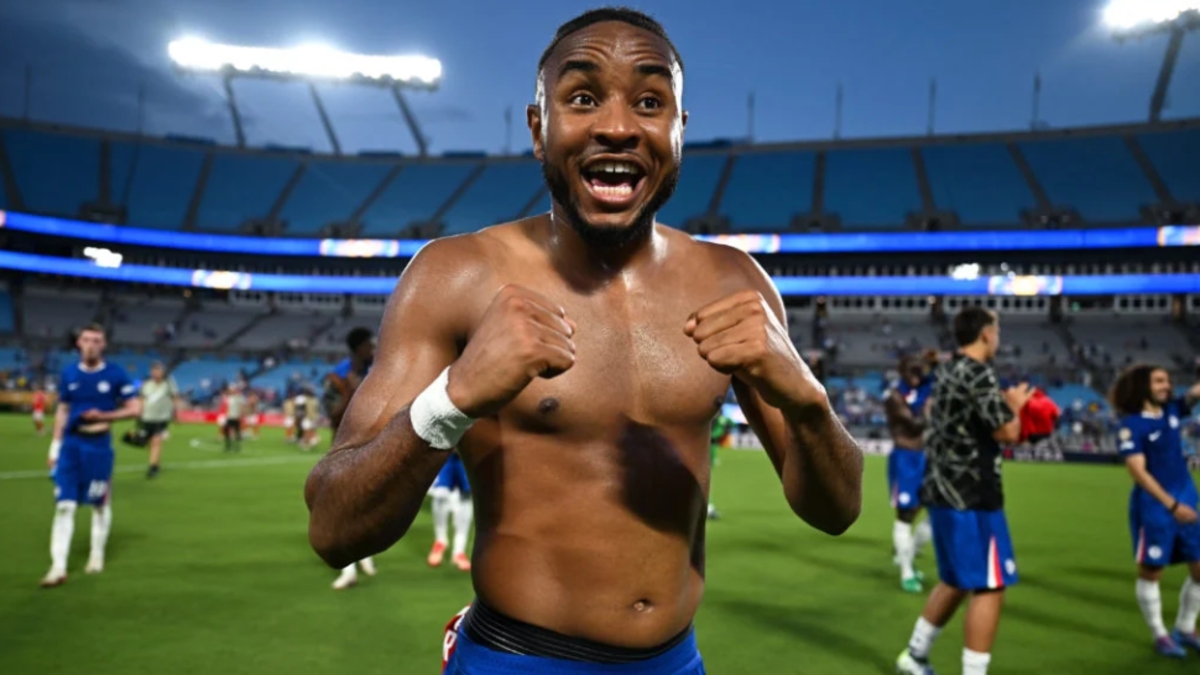 «Лейпциг» заинтересован в приобретении £52-миллионного игрока «Челси», в то время как «синие» близки к покупке Хави Симонса