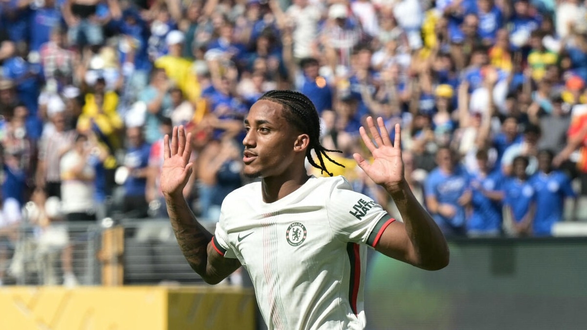 Почему Мадуэке из «Арсенала» не является доморощенным игроком, а Жоао Педро из «Челси» считается?