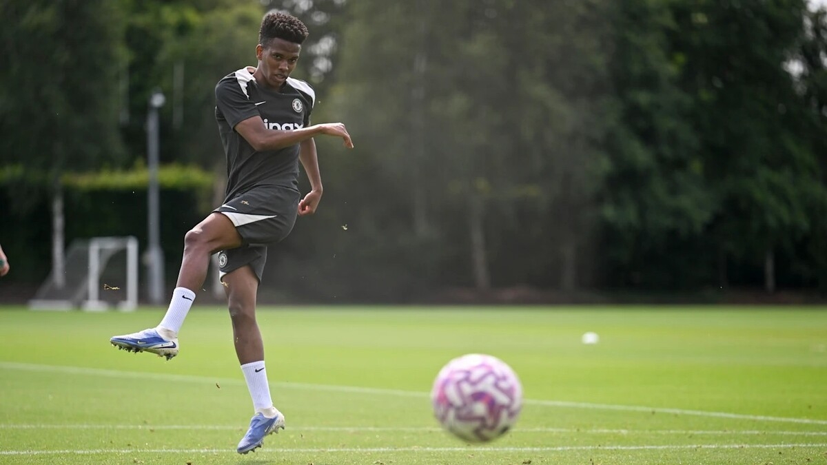 Энцо Мареска рассказал о будущем дебюте Эстевао Виллиана в стартовом составе «Челси» против «Вест Хэма» Энцо Мареска рассказал о будущем дебюте Эстевао Виллиана в стартовом составе «Челси» против «Вест Хэма»