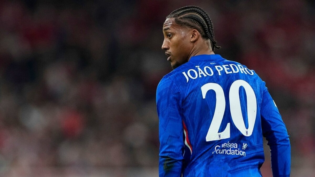 Гари Невилл заявил, что Жоао Педро гораздо хуже трио из АПЛ – Эрлинга Холанда, Александера Исака и Уго Экитике