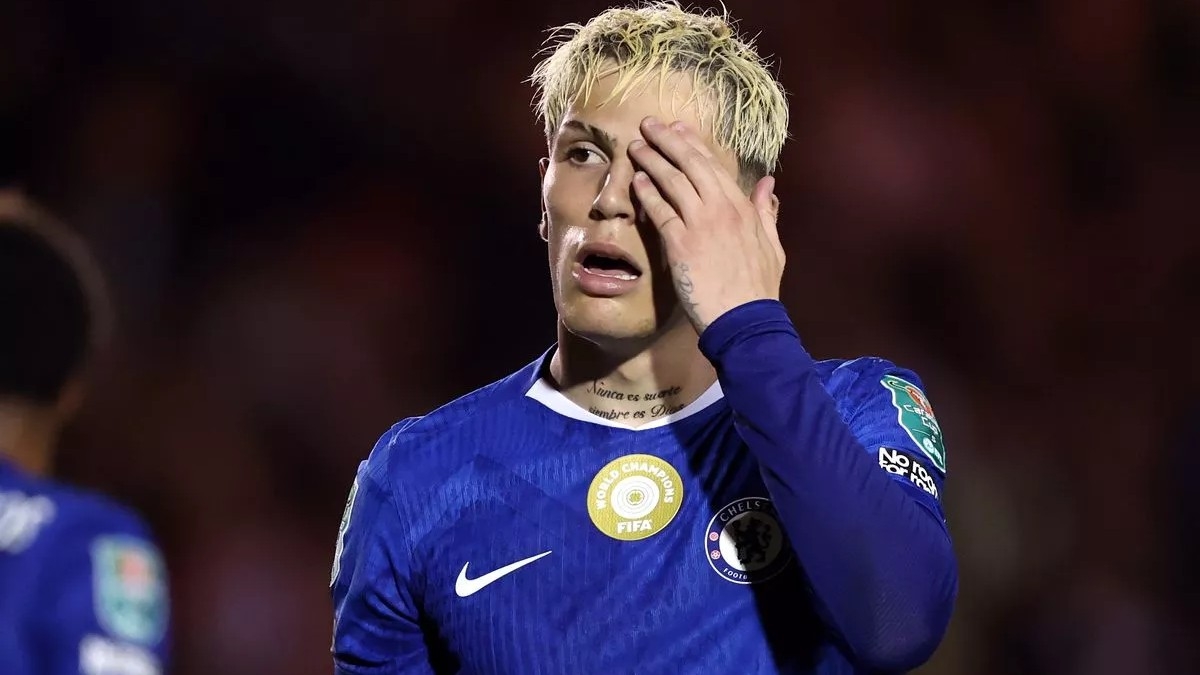 Алехандро Гарначо рвётся в сборную Аргентины, хотя ещё даже не заиграл за «Челси» Алехандро Гарначо рвётся в сборную Аргентины, хотя ещё даже не заиграл за «Челси»