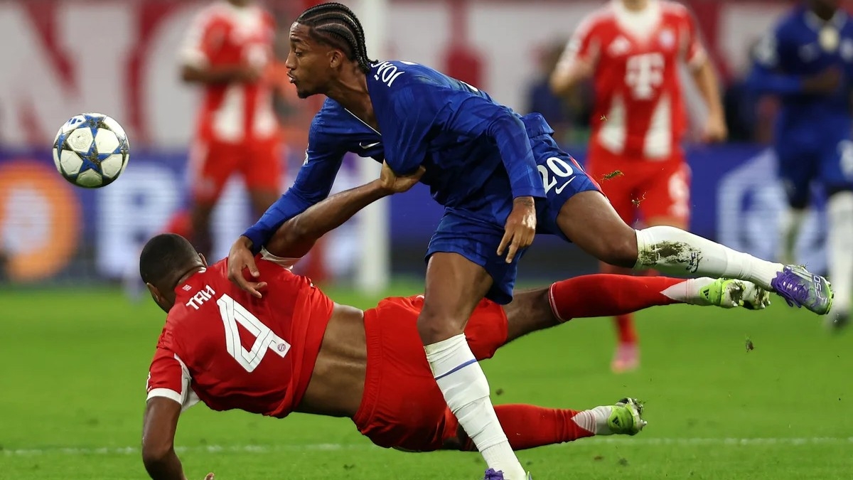 Главный тренер «Челси» Энцо Мареска недоволен: «Да это чистая красная карточка» Главный тренер «Челси» Энцо Мареска недоволен: «Да это чистая красная карточка»