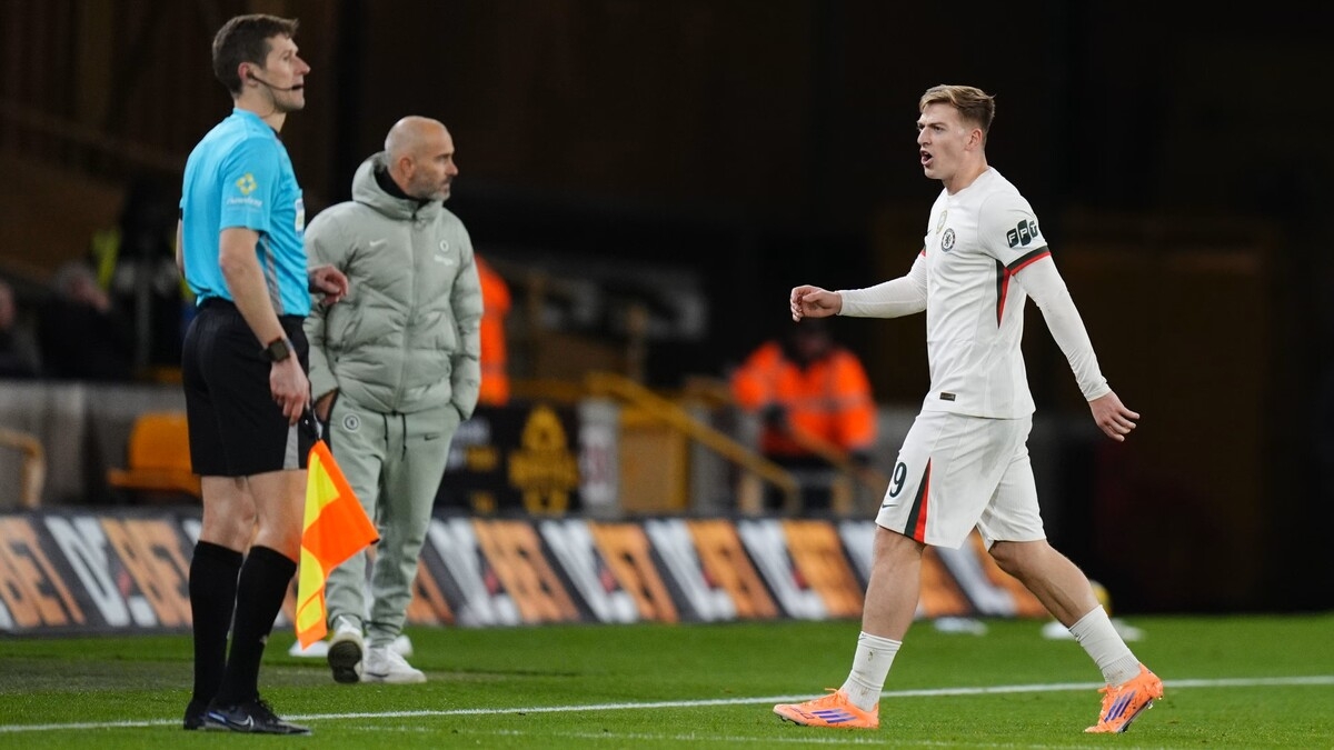 «Очень глупая красная карточка, глупый фол» – Энцо Мареска раскритиковал нападающего после победы в Кубке лиги «Очень глупая красная карточка, глупый фол» – Энцо Мареска раскритиковал нападающего после победы в Кубке лиги