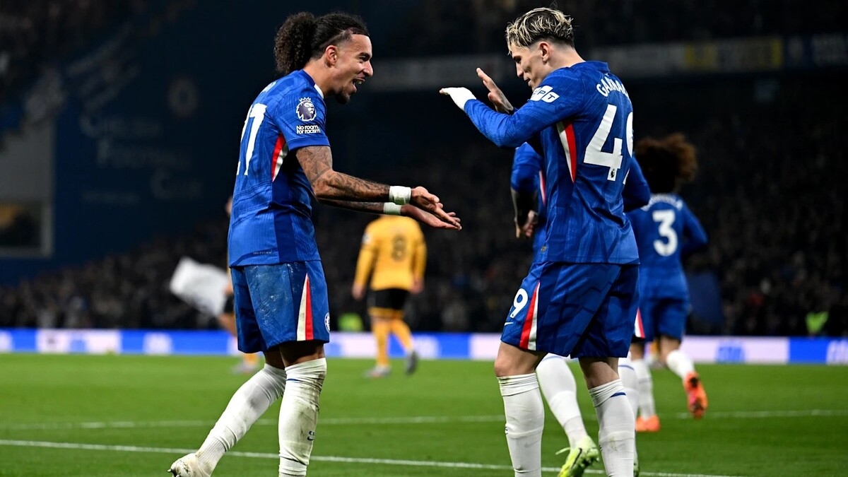 «Манчестер Юнайтед» отклонил предложение «Челси» по обмену Алехандро Гарначо на опорного полузащитника «Манчестер Юнайтед» отклонил предложение «Челси» по обмену Алехандро Гарначо на опорного полузащитника