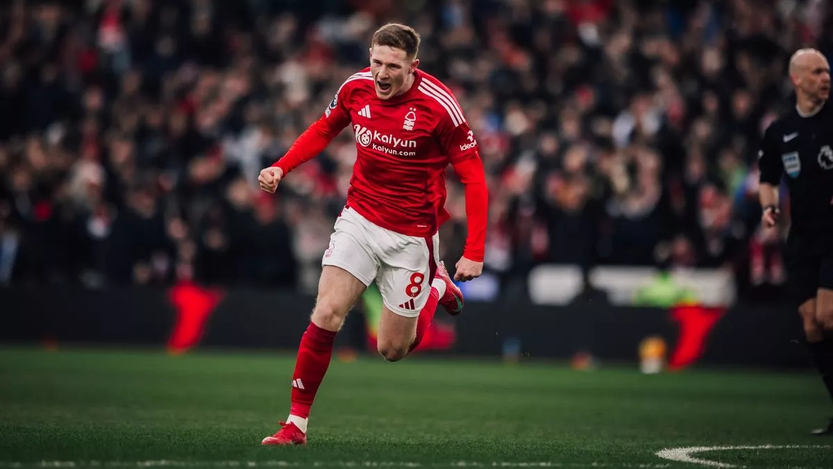 «Челси» – один из лидеров в гонке за полузащитником сборной Англии, который привлекает внимание больших клубов Премьер-лиги «Челси» – один из лидеров в гонке за полузащитником сборной Англии, который привлекает внимание больших клубов Премьер-лиги