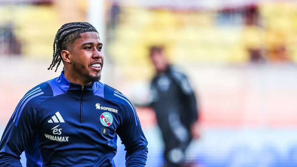 Что случилось: этот футболист «Челси» разминался в одиночестве отдельно от всей команды