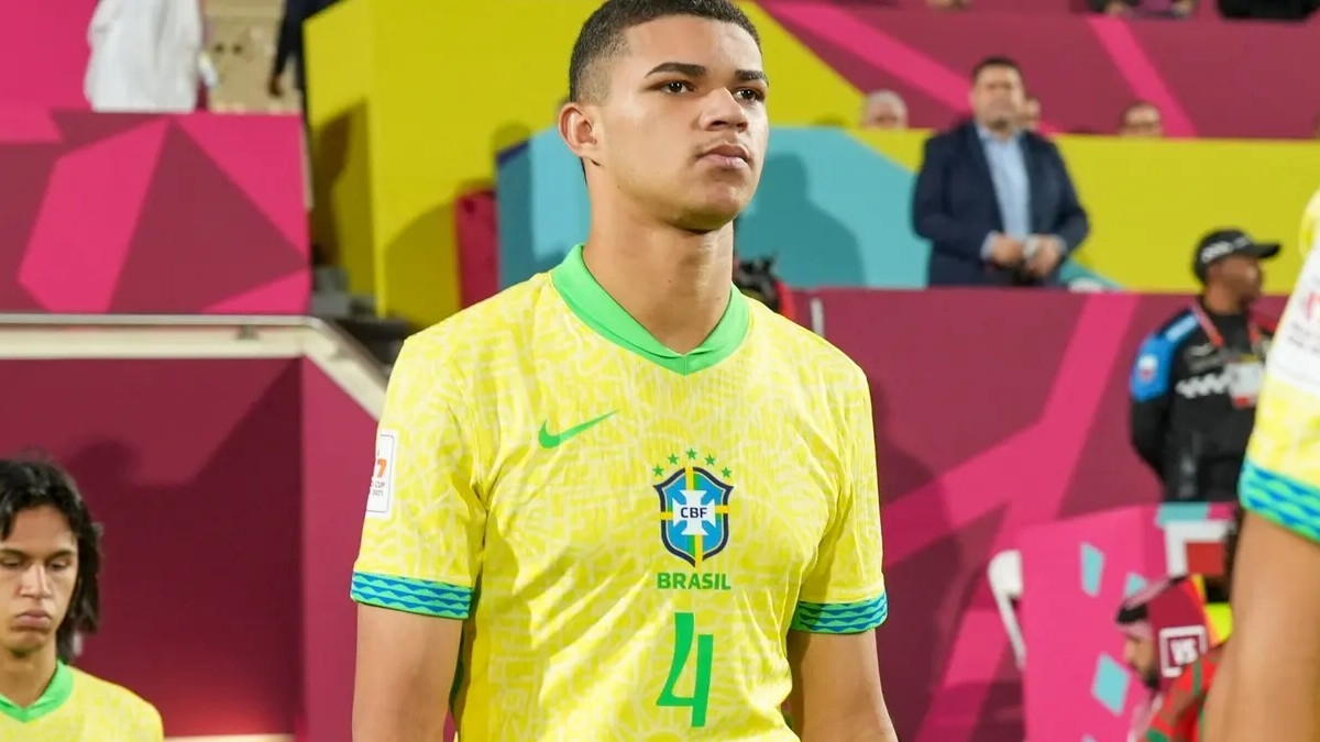 Журналист утверждает, что «Челси» готов сделать официальное предложение по центральному защитнику с клаусулой в размере £52,5 млн Журналист утверждает, что «Челси» готов сделать официальное предложение по центральному защитнику с клаусулой в размере £52,5 млн