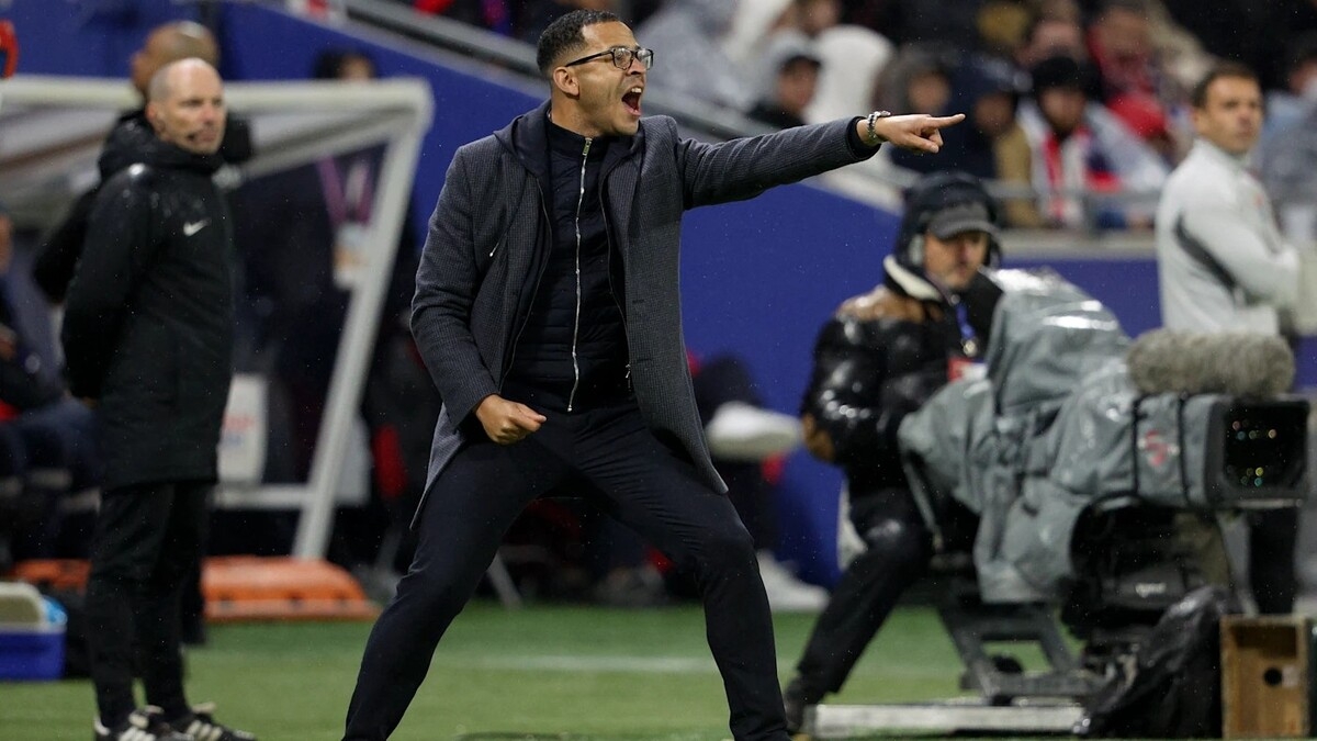 «Челси» предупредили о серьёзных финансовых последствиях, если Лиам Росеньор не оправдает ожиданий