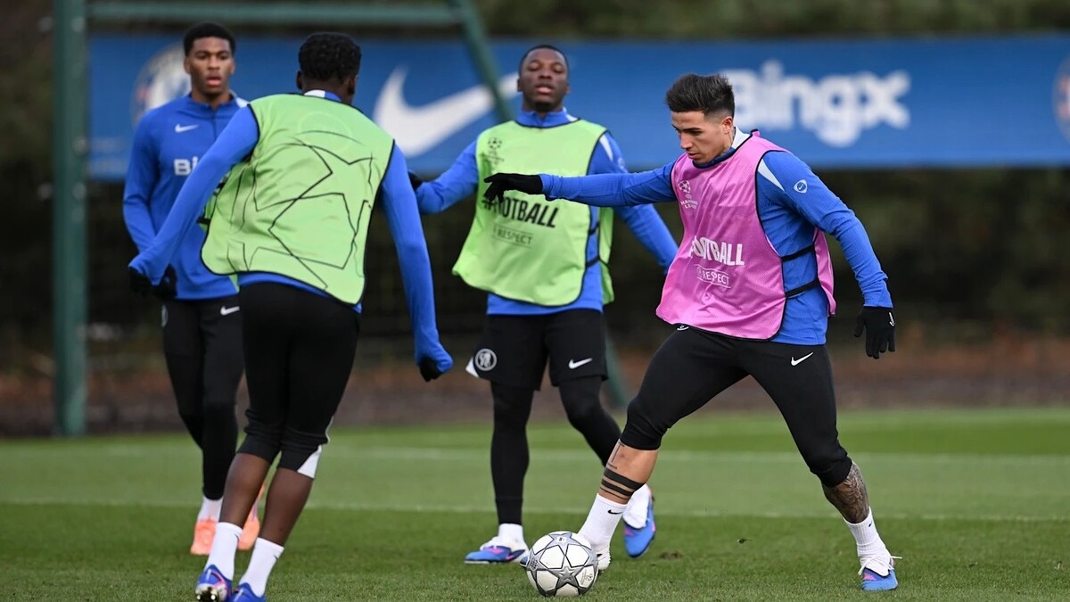 Лиам Росеньор назвал одного игрока «Челси», который может сыграть на трех разных позициях