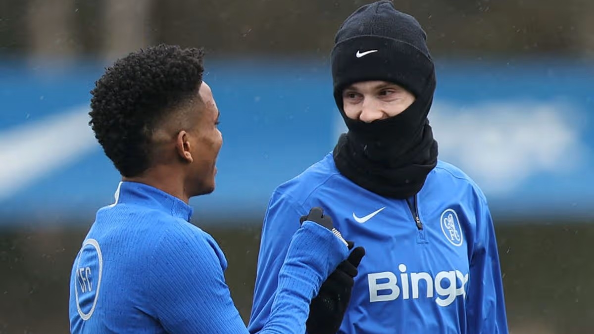 Он возвращается в «Челси»: звезда «синих» замечен на тренировке перед важным матчем с «Наполи» в Лиге чемпионов