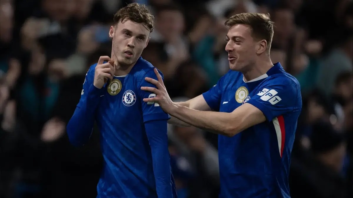 Лиам Росеньор прокомментировал уход Коула Палмера из «Челси»: «Нет смысла это обсуждать»