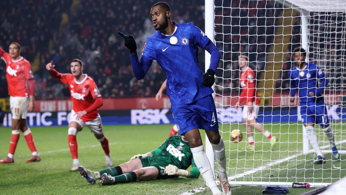 «Челси» потерял еще одного центрального защитника на несколько недель, зато в команду вернулся забытый всеми футболист