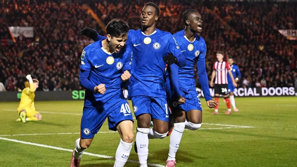 Лиам Росеньор лично дал обещание игроку «Челси» после того, как тот потерял уверенность при Энцо Мареске