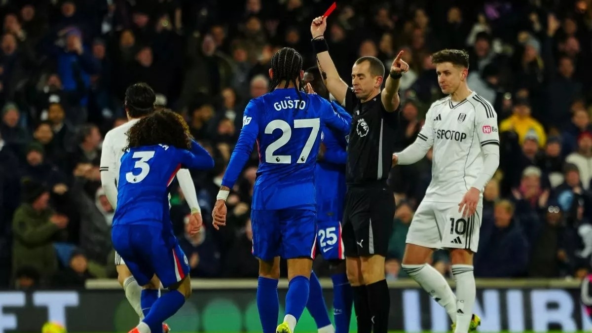 «Челси» проиграл, получив очередную красную карточку «не из-за недостатка дисциплины» «Челси» проиграл, получив очередную красную карточку «не из-за недостатка дисциплины»