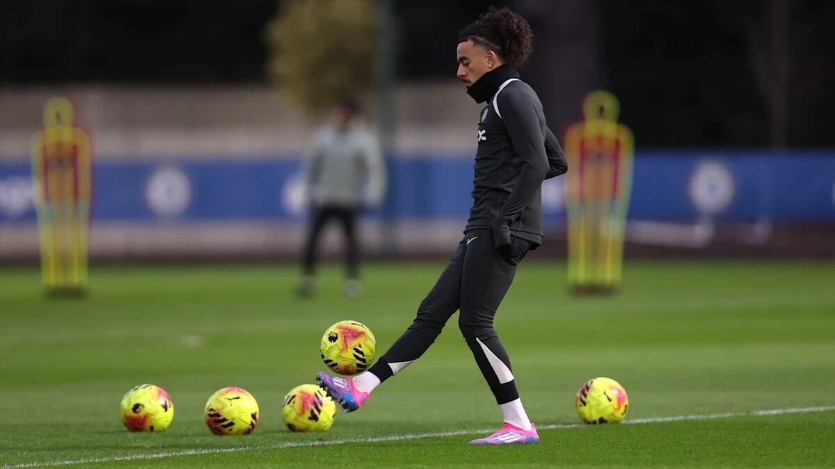 Тренер «Челси» рассказал последние новости о двух травмированных игроках – Мало Гюсто и Дариу Эссугу