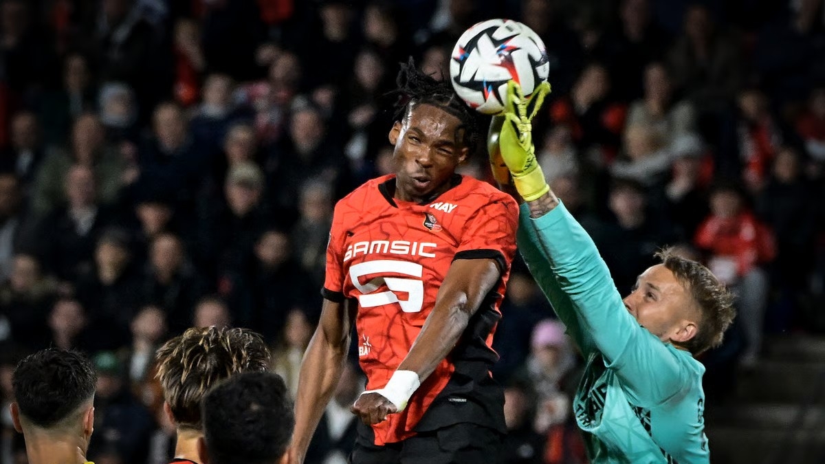 «Челси» входит в число ведущих клубов, надеющихся заполучить этого защитника Лиги 1 «Челси» входит в число ведущих клубов, надеющихся заполучить этого защитника Лиги 1