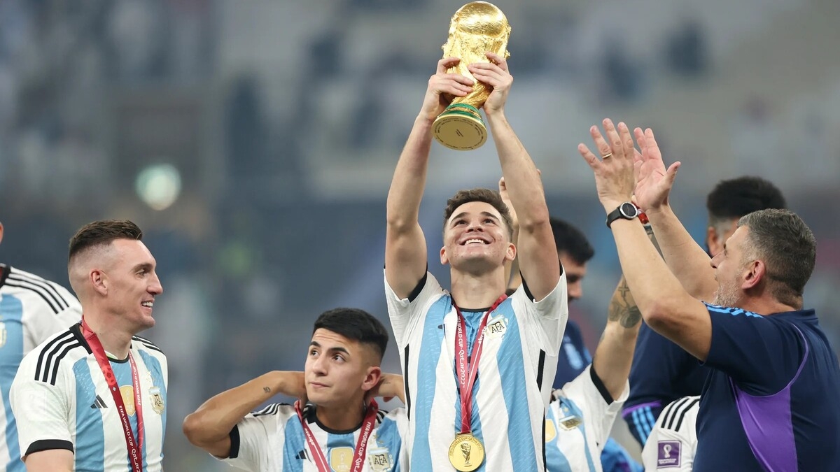 «Челси» и «Арсенал» обладают финансовыми возможностями, чтобы приобрести чемпиона мира за 100 млн евро