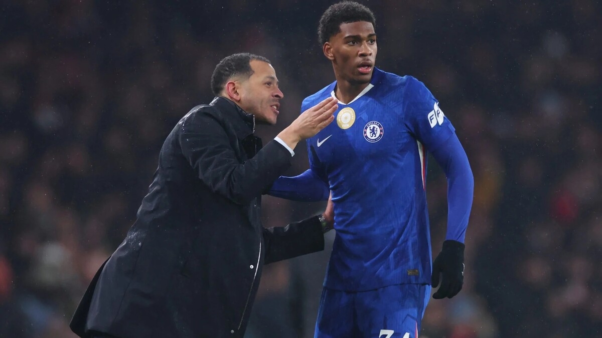 Лиам Росеньор назвал игрока, который добьется успеха в качестве центрального защитника в «Челси»