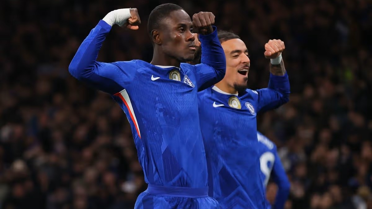 «Челси» продаст этим летом сразу трех центральных защитников, чтобы купить одного футболиста АПЛ