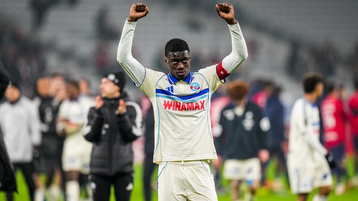 «Челси» придумал хитрый план: обменять одного защитника на другого, с которым работал Лиам Росеньор «Челси» придумал хитрый план: обменять одного защитника на другого, с которым работал Лиам Росеньор