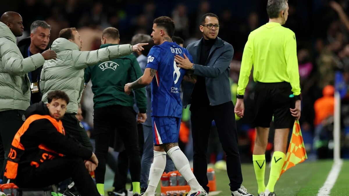 «Челси» капитулировал: Лиам Росеньор попытался оправдать ранние замены ключевых игроков в матче против ПСЖ