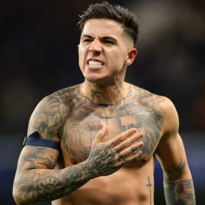 Лиам Росеньор убеждает всех в том, что Энцо Фернандес останется в «Челси»