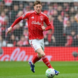 Сэм Эллардайс назвал английского игрока, который идеально подошёл бы для «Челси»