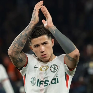 Шокирующая новость от инсайдера: Энцо Фернандес покинет «Челси» этим летом