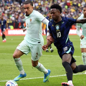 Французские СМИ вынесли свой вердикт по поводу игры защитника «Челси» против Винисиуса Жуниора