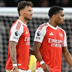 «Челси» готов забрать себе правого защитника «Арсенала»