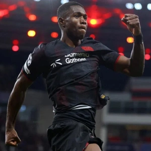 Камерунский нападающий «Байера» на прицеле у «Челси» и «Арсенала»: у него 5 голов в Бундеслиге