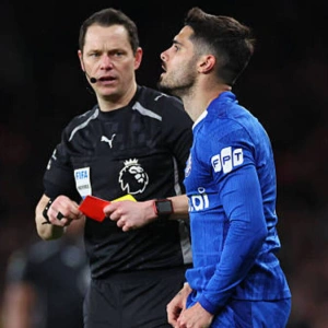 «Максимально тупое удаление» – Педру Нету не знал, что у него уже есть жёлтая карточка