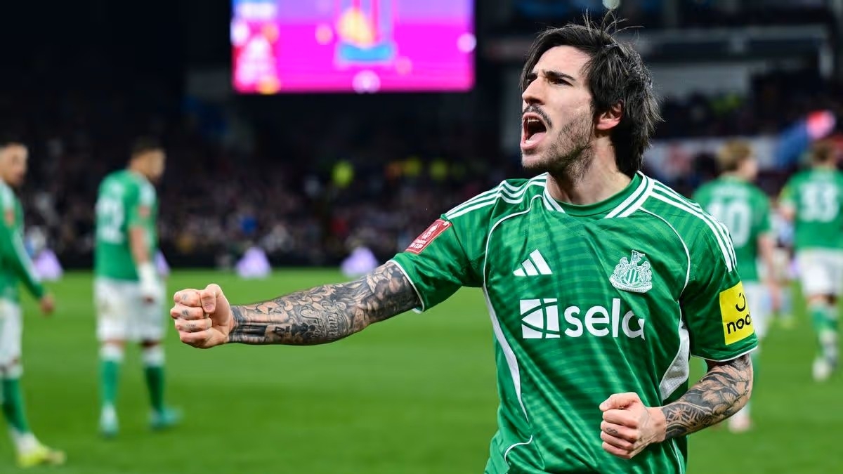 Сандро Тонали посоветовали перейти в большой клуб на фоне постоянных слухов о трансфере в «Челси»