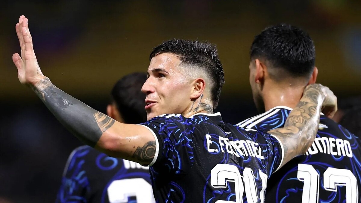 Энцо Фернандес объявляет войну «Челси» ради перехода в «Реал Мадрид» Энцо Фернандес объявляет войну «Челси» ради перехода в «Реал Мадрид»