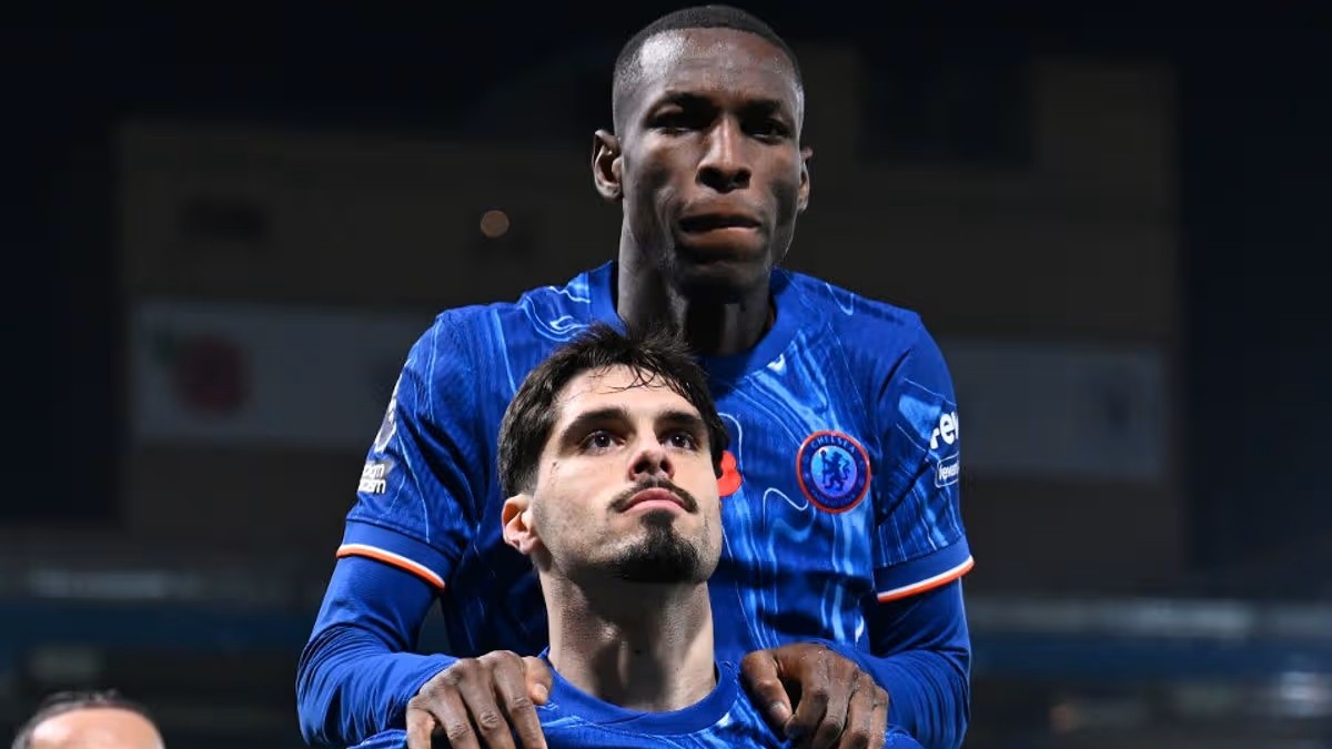 Гонка за нападающего «Челси» с 24-мя голами в Премьер-лиге накаляется