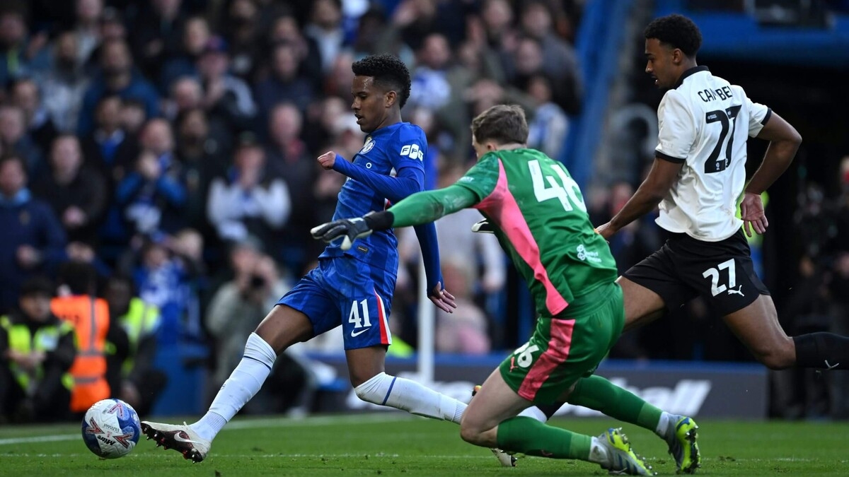 Тьерри Анри четко объяснил, что «Челси» должен сделать с Эстевао после кубковой игры Тьерри Анри четко объяснил, что «Челси» должен сделать с Эстевао после кубковой игры