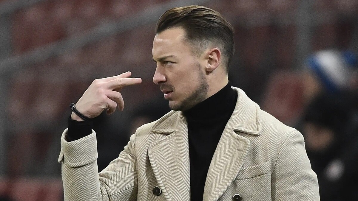 «Челси» снова хочет назначить ноунейма на пост главного тренера клуба вместо Лиама Росеньора