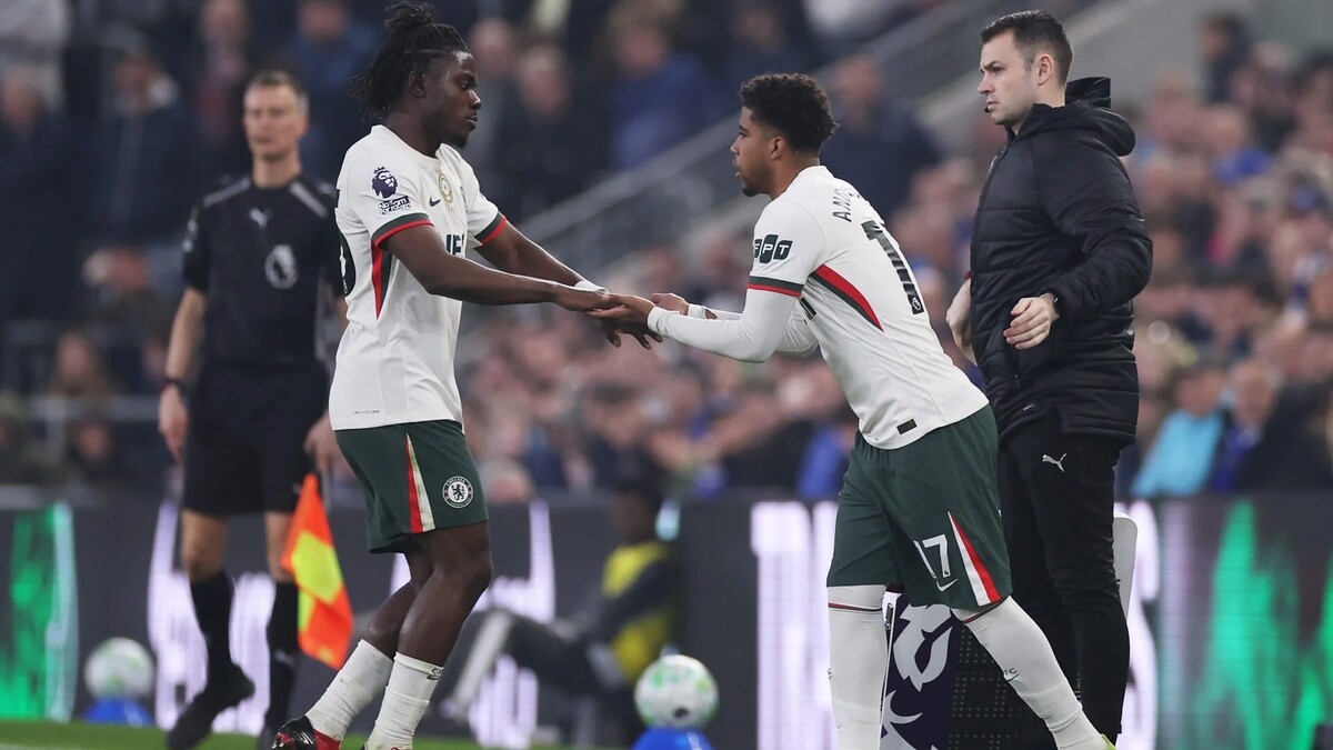 «Челси» открыт к продаже двух опорных полузащитников, которые не оправдали ожиданий