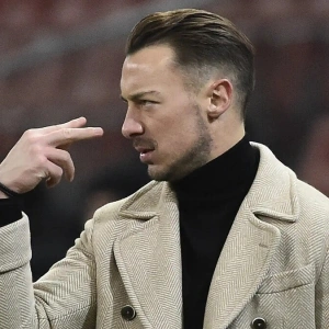 «Челси» снова хочет назначить ноунейма на пост главного тренера клуба вместо Лиама Росеньора